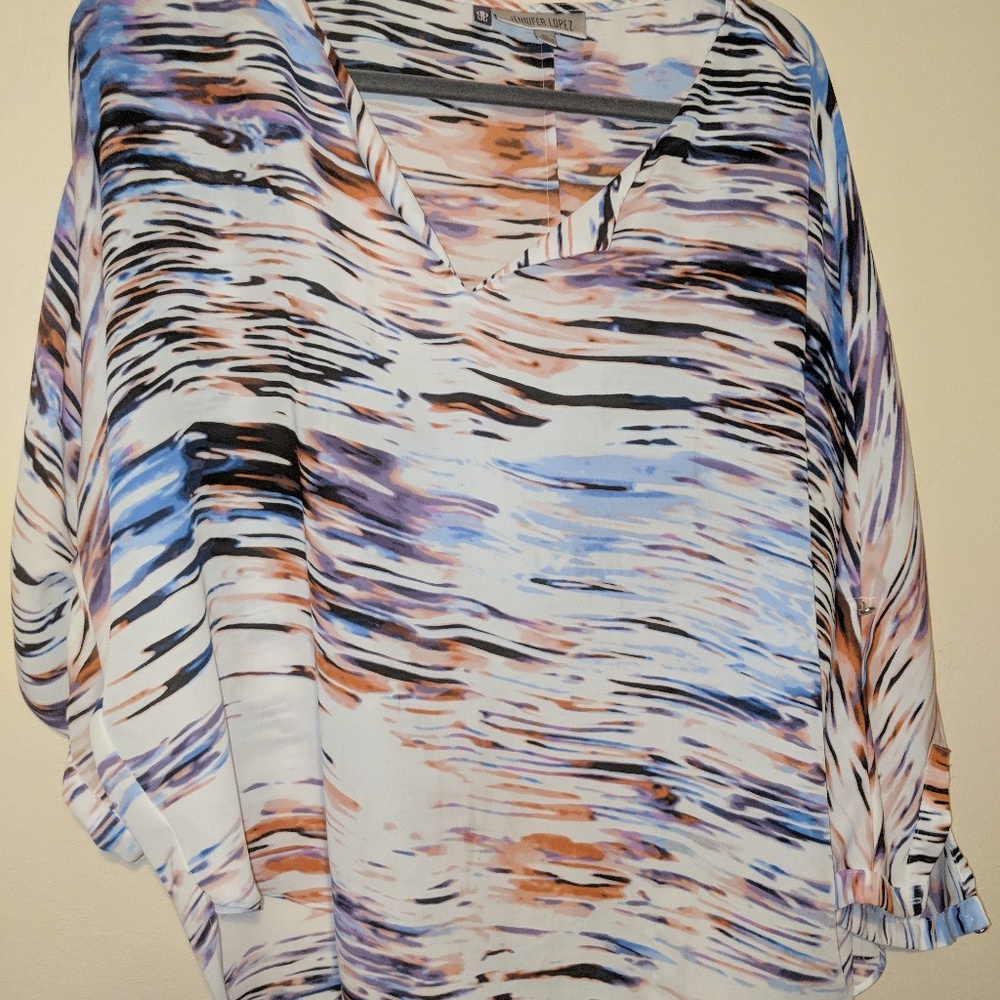 Blouse ๐ - Picture 2 of 5